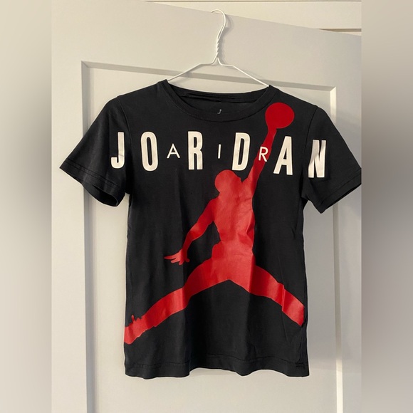 AIR JORDAN | Black T-Shirt with Red Jumpman Brand Logo - Picture 4 of 8